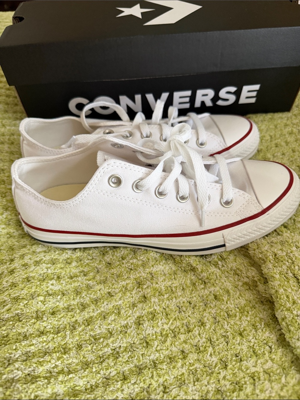 Converse women’s  White Canvas Low-Top Sneakers with Red Stripe